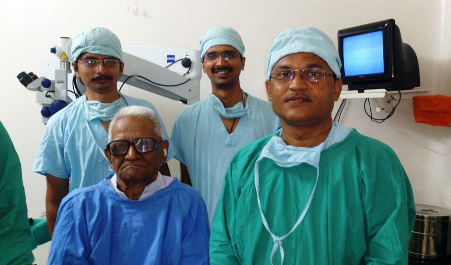 The Netrayu surgical team in the operating theatre in its early years