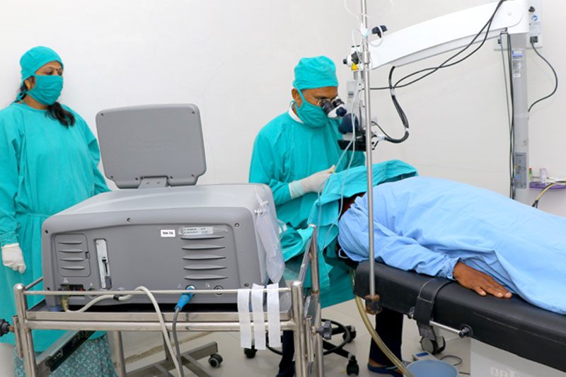 Phaco cataract surgery in progress at Netrayu